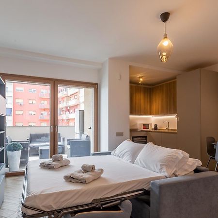 Aurealiving - Trastevere Suite With Rooftop & Gym, Your Place In Rzym Zewnętrze zdjęcie