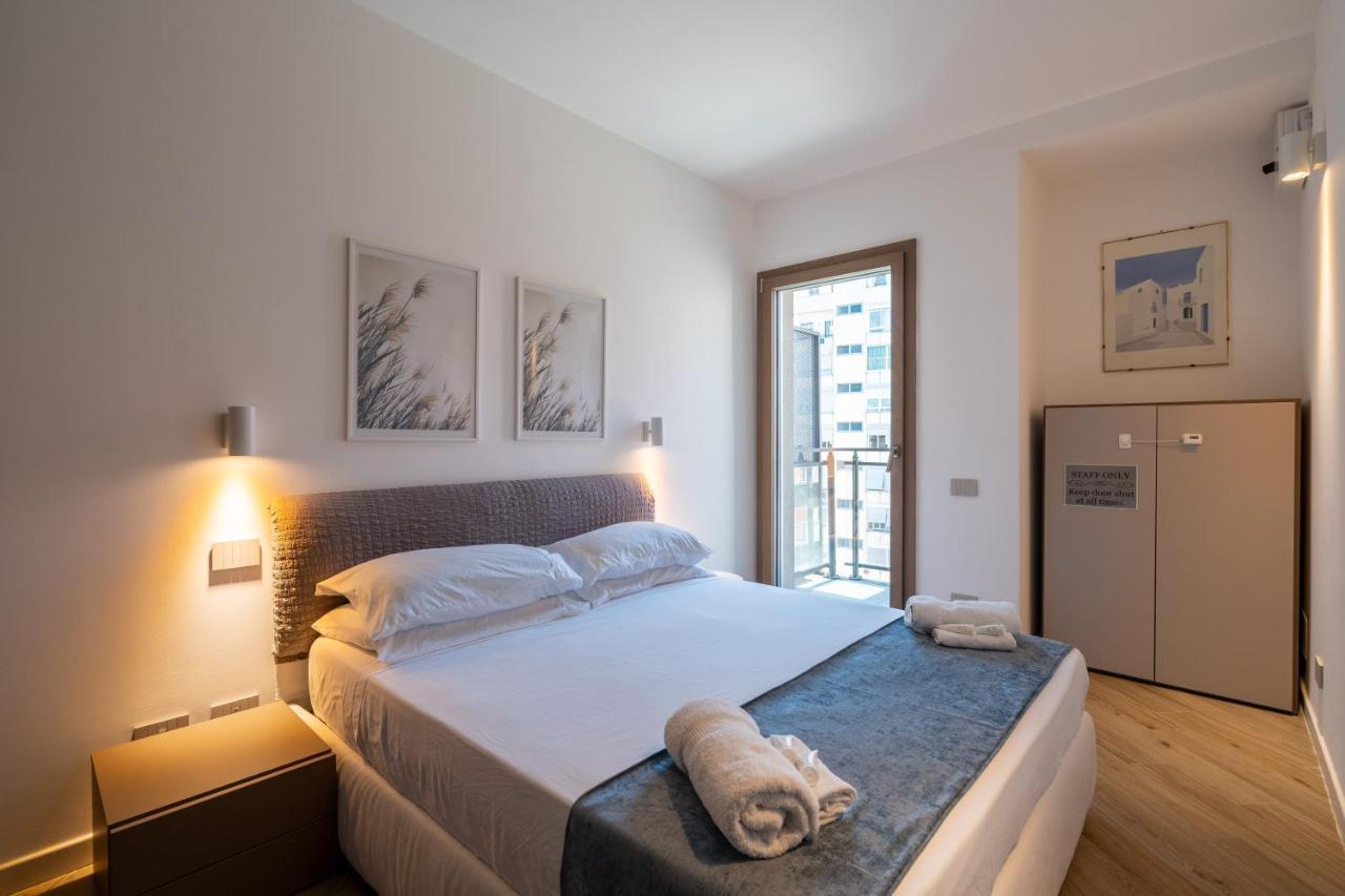 Aurealiving - Trastevere Suite With Rooftop & Gym, Your Place In Rzym Zewnętrze zdjęcie