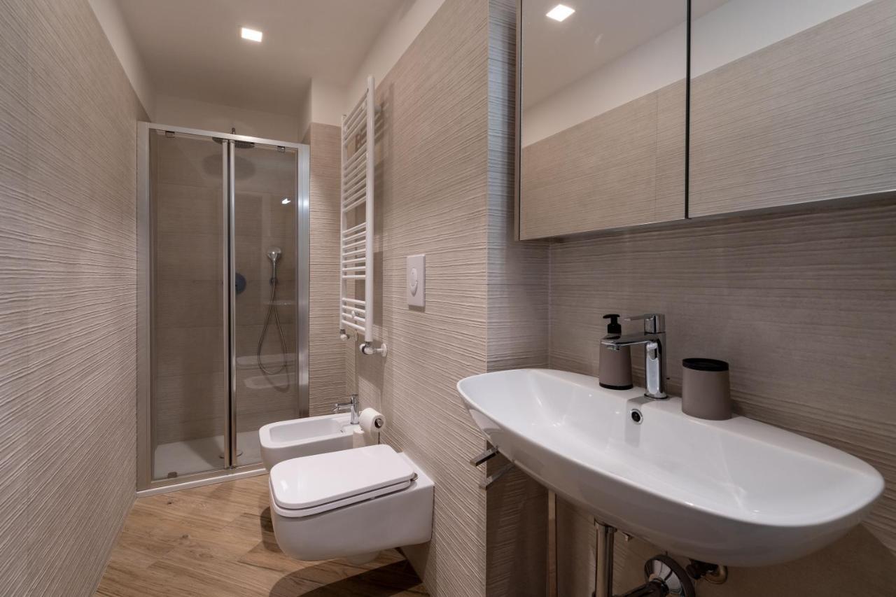 Aurealiving - Trastevere Suite With Rooftop & Gym, Your Place In Rzym Zewnętrze zdjęcie
