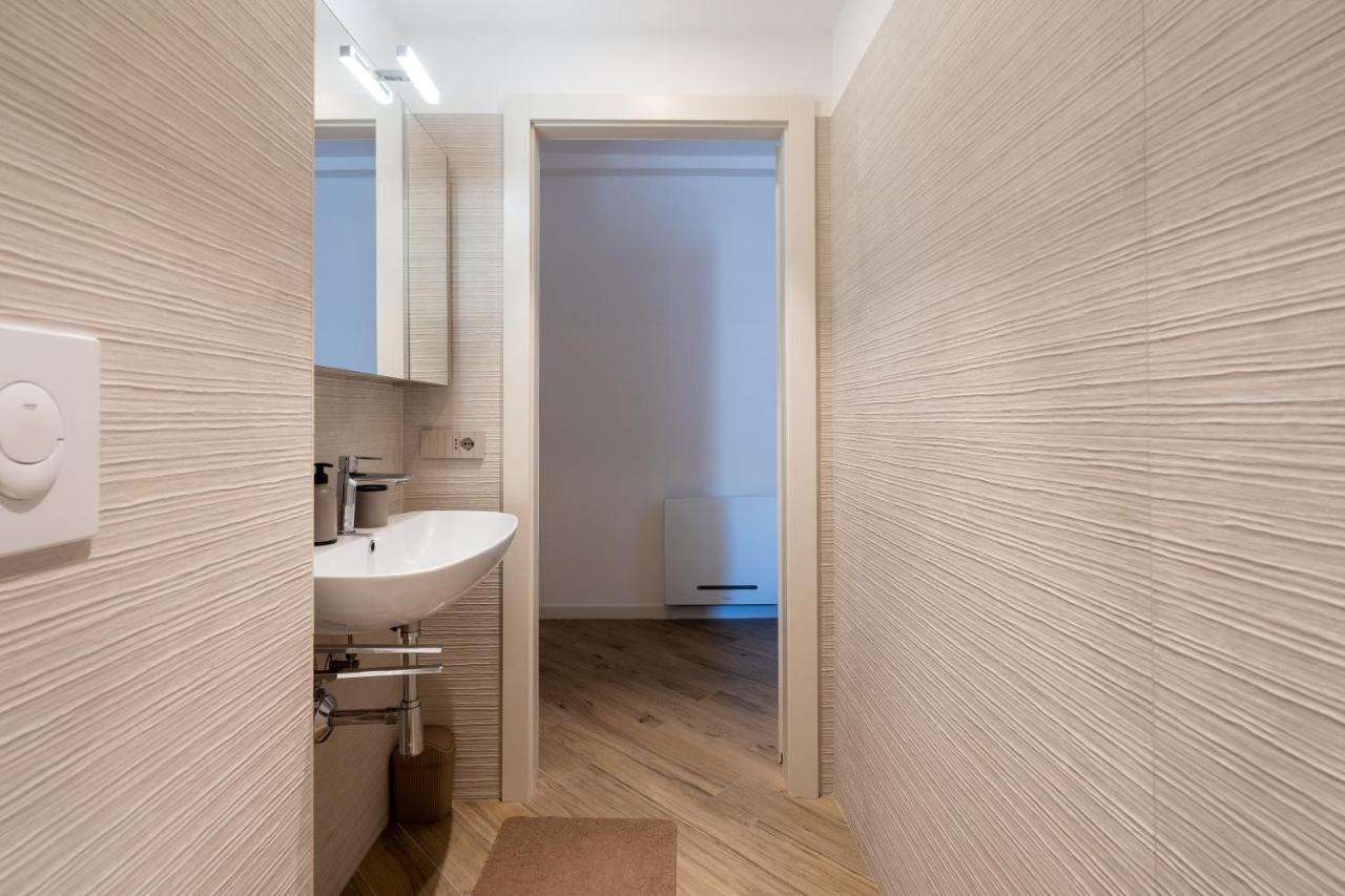 Aurealiving - Trastevere Suite With Rooftop & Gym, Your Place In Rzym Zewnętrze zdjęcie
