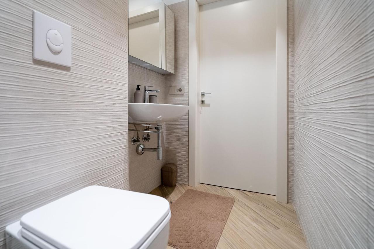 Aurealiving - Trastevere Suite With Rooftop & Gym, Your Place In Rzym Zewnętrze zdjęcie