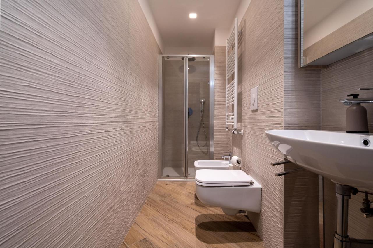 Aurealiving - Trastevere Suite With Rooftop & Gym, Your Place In Rzym Zewnętrze zdjęcie