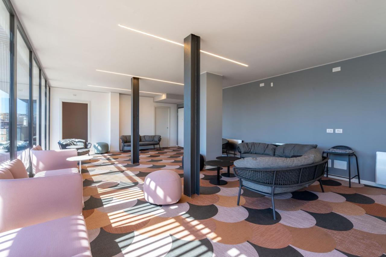 Aurealiving - Trastevere Suite With Rooftop & Gym, Your Place In Rzym Zewnętrze zdjęcie
