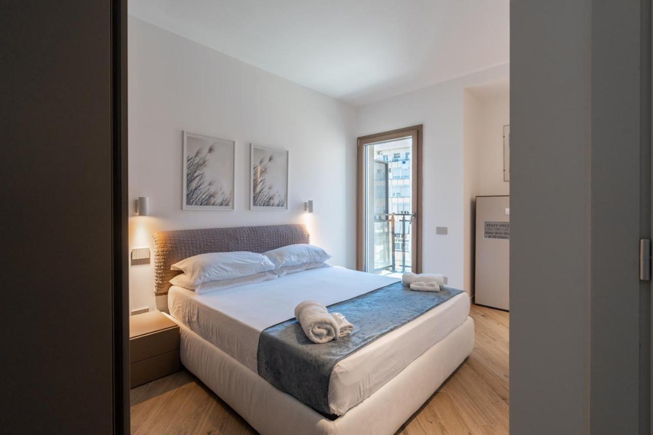 Aurealiving - Trastevere Suite With Rooftop & Gym, Your Place In Rzym Zewnętrze zdjęcie