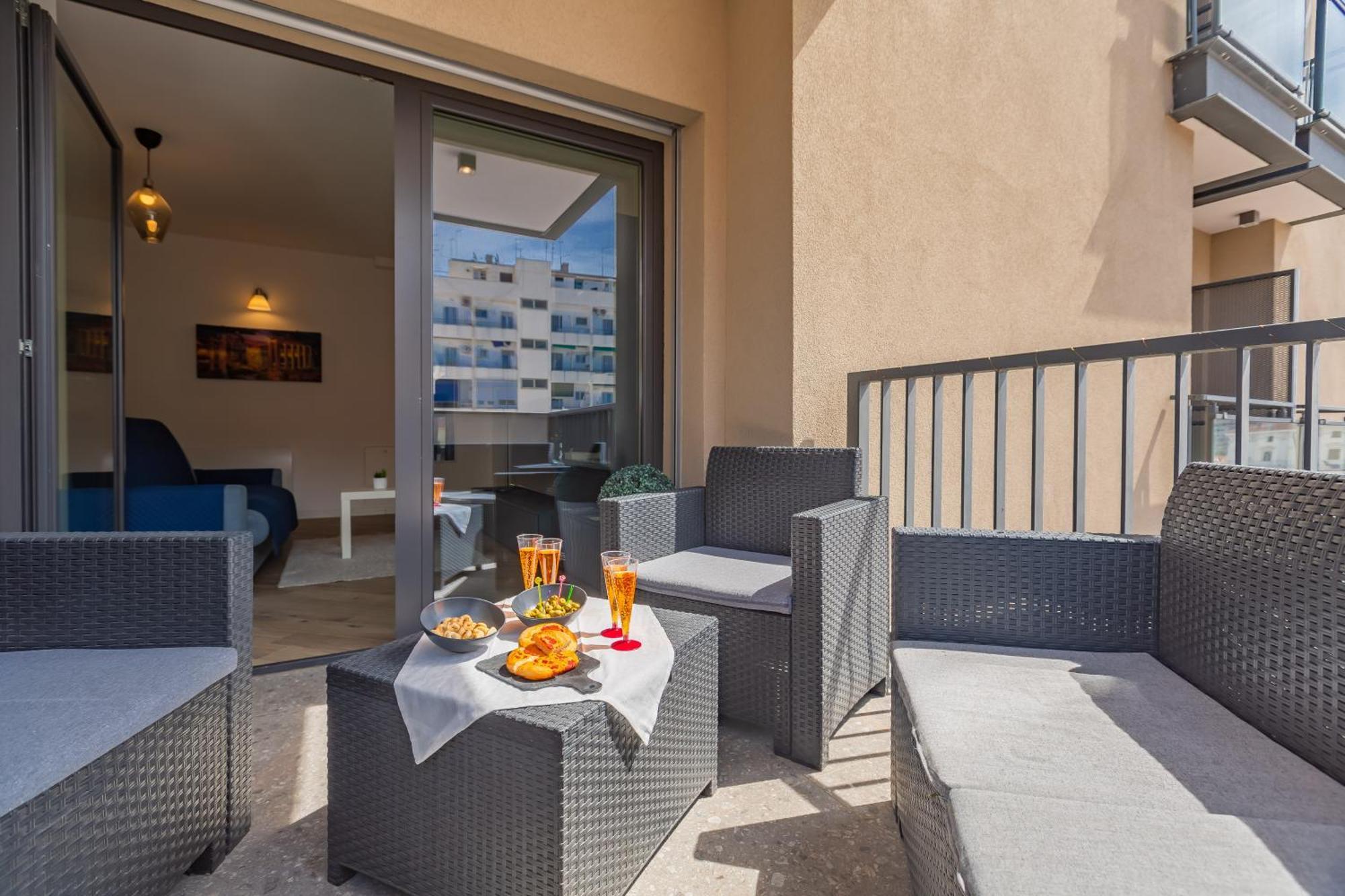 Aurealiving - Trastevere Suite With Rooftop & Gym, Your Place In Rzym Zewnętrze zdjęcie